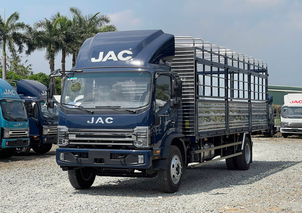 JAC N800 PLUS E5 Thùng mui bạt tiêu chuẩn
